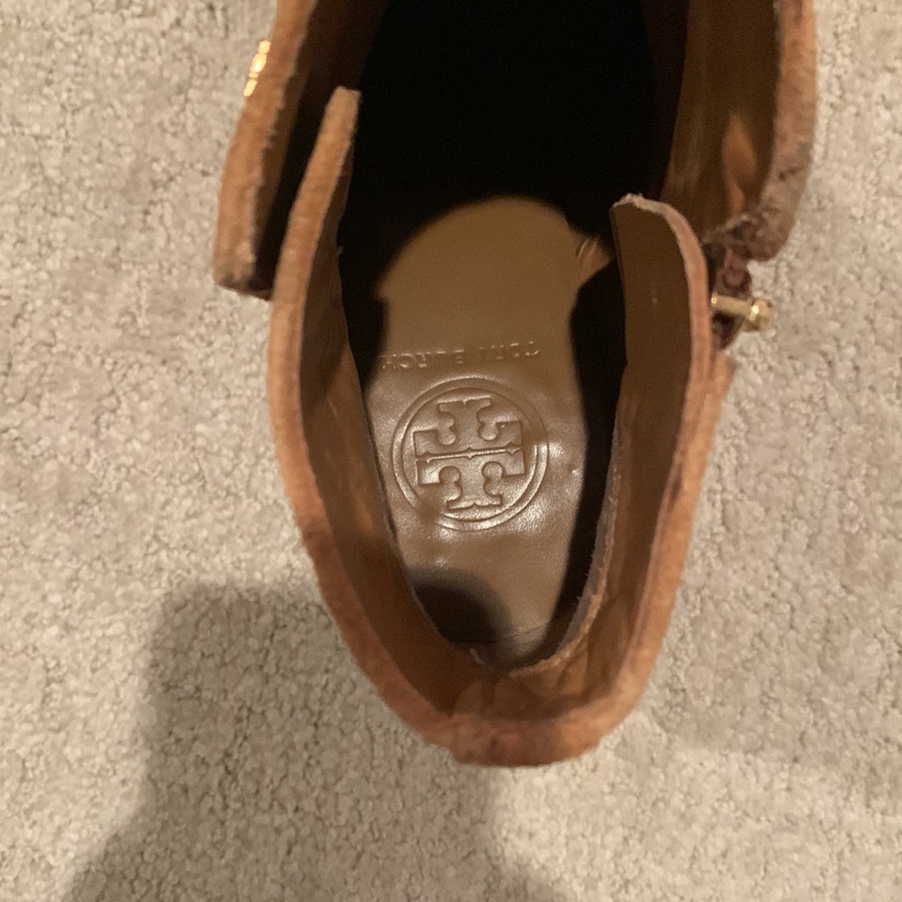 Tory Burch suede ankle boot. - Picture 11 of 16